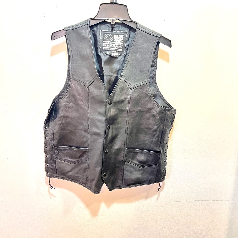 Black leather vest size 42 bikers dream apparel